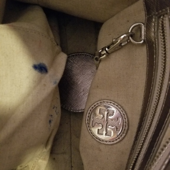 Authentic Tory Burc Silver Perforated Logo Handbag - Picture 6 of 8